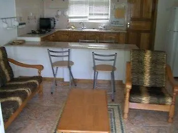Villa Marl Self Catering à Pointe La Rue Hébergement de vacances